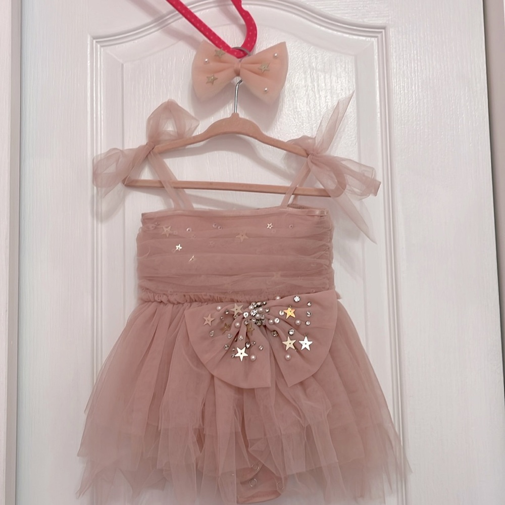 Marais sky 12-18 with matching bow